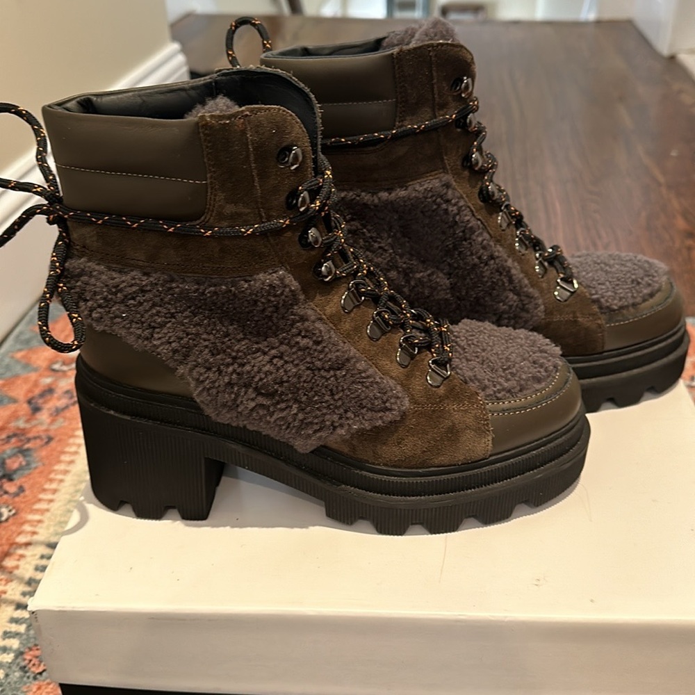 Voile Blanche Leather Ankle Combat Boots
